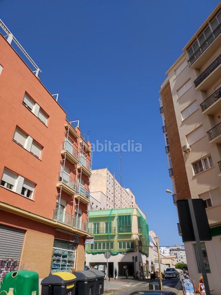 Foto e60f90a1-b7ad-4e3f-bf74-00a2adfeb5f0. Pis a Paseo Marítimo - San José - La Laguna Cádiz