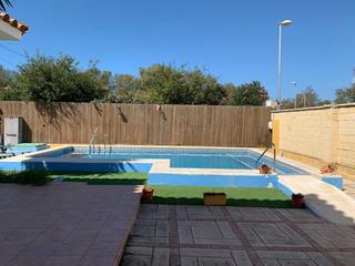 Chalet in Valdelagrana. Chalet independiente en valdelagrana