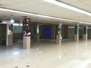 Business premise in Centro. Gran local comercial en el centro