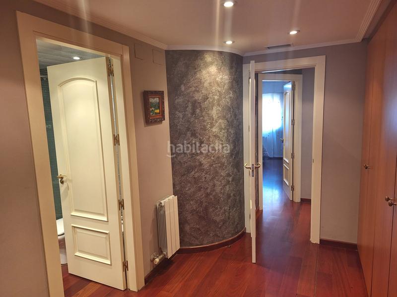 Foto b976547b-9b50-4c7b-a4d5-c74d1a0b5b53. Duplex avec chauffage parking dans Centre Santa Coloma de Gramenet