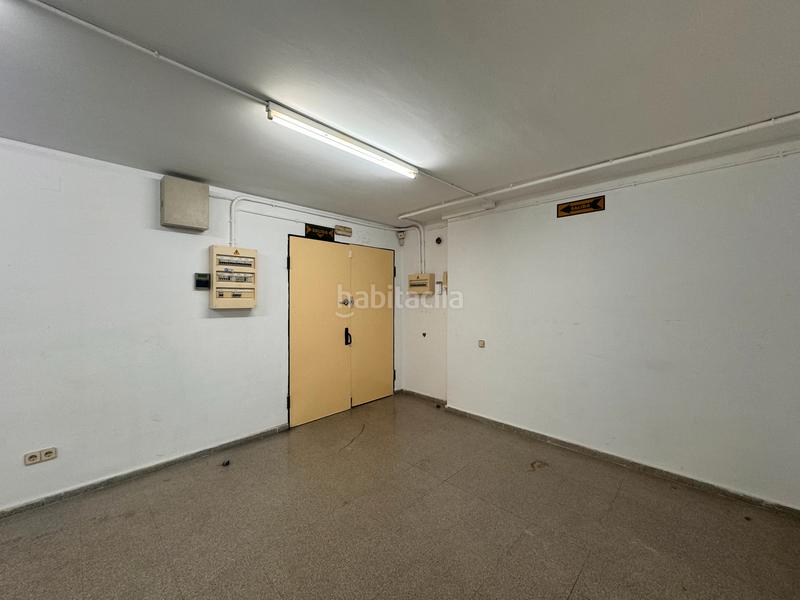 Foto efaf6d7f-82bd-4c60-9928-ffd51e2d3d20. Bâtiment à usage industriel dans Centre Hospitalet de Llobregat (L´)