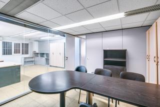 Bureau  Calle francesc tarrega. Local comercial de dos plantas con 253m2 en venta, ideal para of