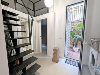 Rez-de-chaussée  Carrer de salvà. Recientemente reformado con un diseño moderno y confortable!