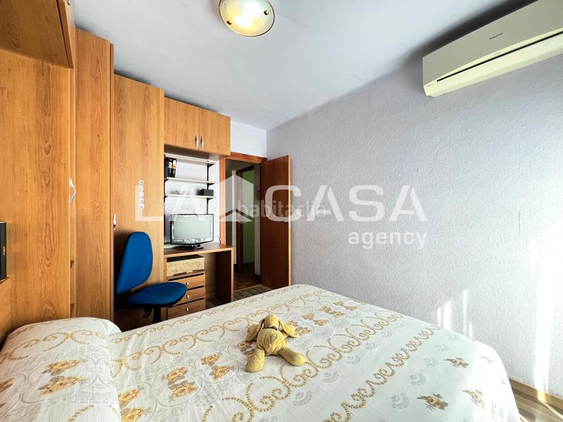 Foto 1fba0107-cf9c-4d35-821f-a5effa415bdc. Piso se vende vivienda de 60m útiles ubicada en una segunda planta real con ascensor, en una finca tranquila de la zona de Congrés bad en Badalona