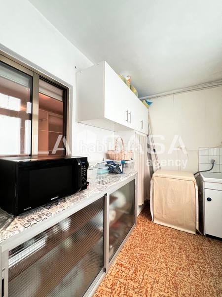 Foto 37df4c20-ad66-4e62-9168-7864b27834fb. Piso se vende vivienda de 60m útiles ubicada en una segunda planta real con ascensor, en una finca tranquila de la zona de Congrés bad en Badalona