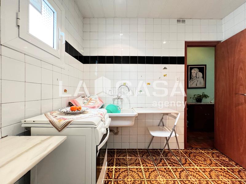 Foto 475391e1-5d22-4711-a8a1-ce91252844ea. Piso se vende vivienda de 60m útiles ubicada en una segunda planta real con ascensor, en una finca tranquila de la zona de Congrés bad en Badalona