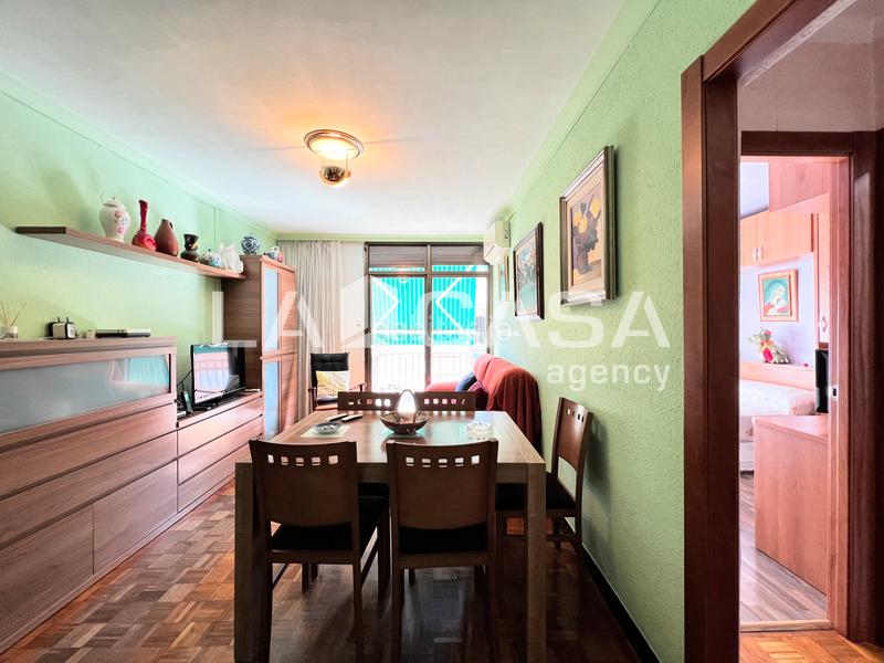 Foto 6dec47d3-3e4f-4bf4-95e5-203dd8821daf. Piso se vende vivienda de 60m útiles ubicada en una segunda planta real con ascensor, en una finca tranquila de la zona de Congrés bad en Badalona