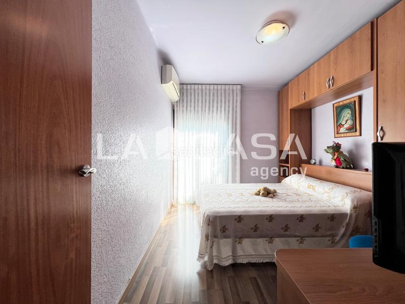 Foto 70092ed5-c076-4b3a-8c9d-b645c06542c2. Piso se vende vivienda de 60m útiles ubicada en una segunda planta real con ascensor, en una finca tranquila de la zona de Congrés bad en Badalona