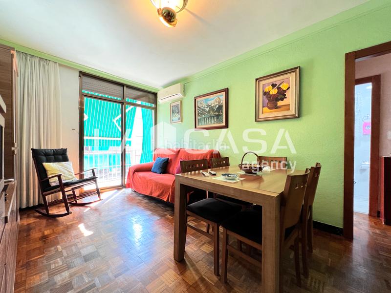 Foto b95689c3-dcde-426d-a455-2159aaacf626. Piso se vende vivienda de 60m útiles ubicada en una segunda planta real con ascensor, en una finca tranquila de la zona de Congrés bad en Badalona