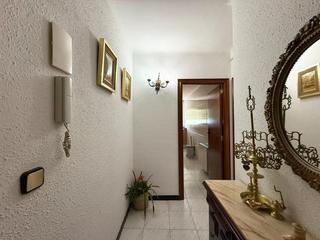 Appartement  Avinguda de la generalitat. 4 habitaciones, comedor con salida a balcon!..