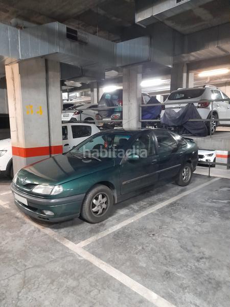 Foto b392d735-132e-4cb5-a6a4-6762e1f8334f. Parking coche en Provençals del Poblenou Barcelona