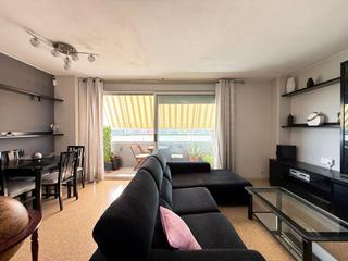 Piso  Carrer de bernat metge. Se vende piso de 80 metros cuadrados tiles ubicado en una finca