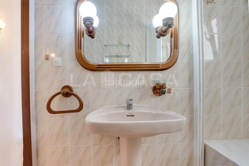 Foto 7ad2ab4e-b62a-4cb3-8085-01f9f882cdd6. Àtic a Sants Barcelona