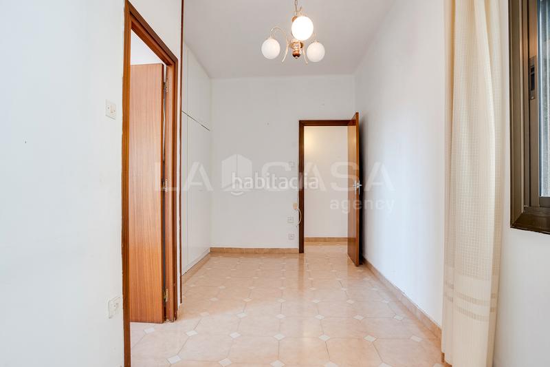 Foto b769f2c2-a5a9-4241-b5eb-2e980c52e107. Àtic a Sants Barcelona