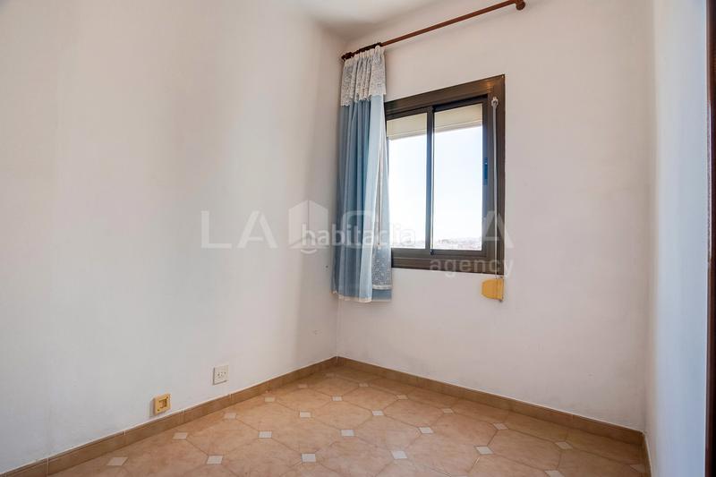 Foto c2b6085c-d66c-4836-9705-3848f5e419ef. Àtic a Sants Barcelona