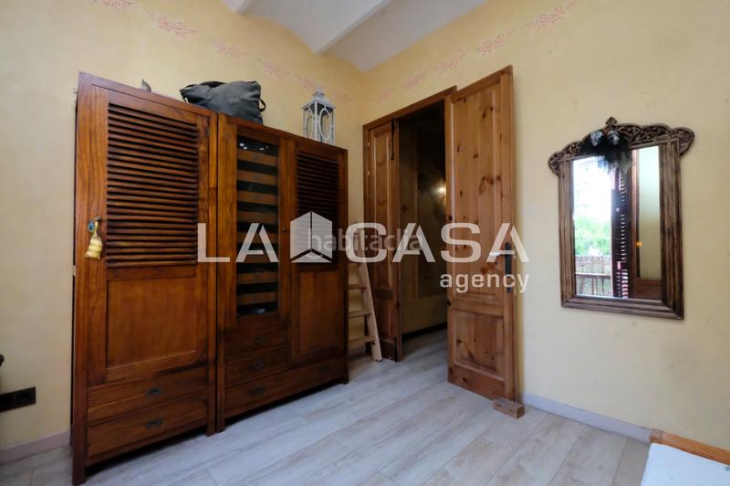 Foto a4060c81-9125-4ad0-8db1-61f168d90cc4. Casa pareada chalet pareado plaça deivissa, en Horta Barcelona