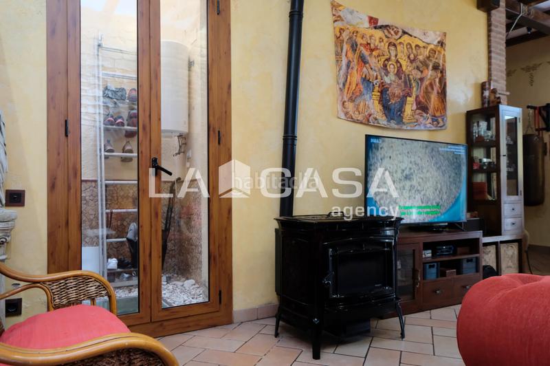 Foto b4d4dc30-5ce2-4da9-97e1-61de7a15a7ed. Casa pareada chalet pareado plaça deivissa, en Horta Barcelona