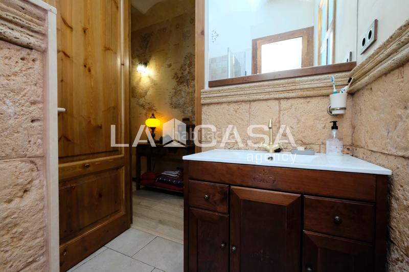 Foto cb958262-6c0c-40ef-813a-68859fe40399. Casa pareada chalet pareado plaça deivissa, en Horta Barcelona