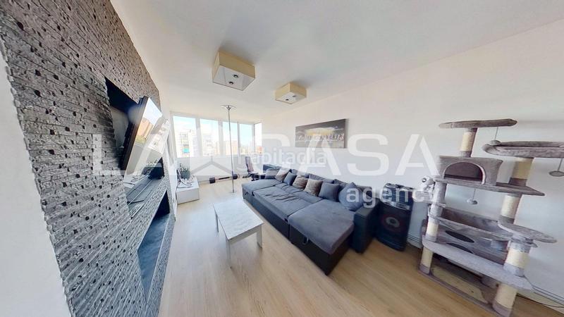 Foto 9a7bc0ea-1a9a-4d23-bf02-7202e763cd38. Pis a La Verneda - La Pau Barcelona