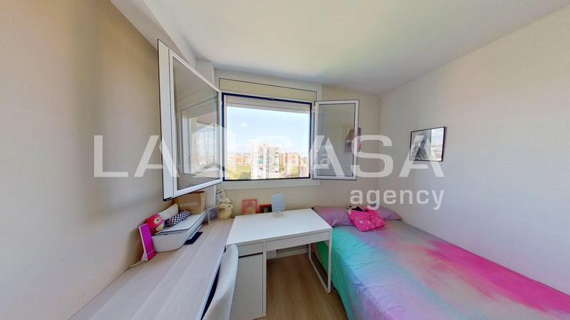 Foto cea7c600-653d-46c5-9ee6-f85bf21ed5e9. Pis a La Verneda - La Pau Barcelona