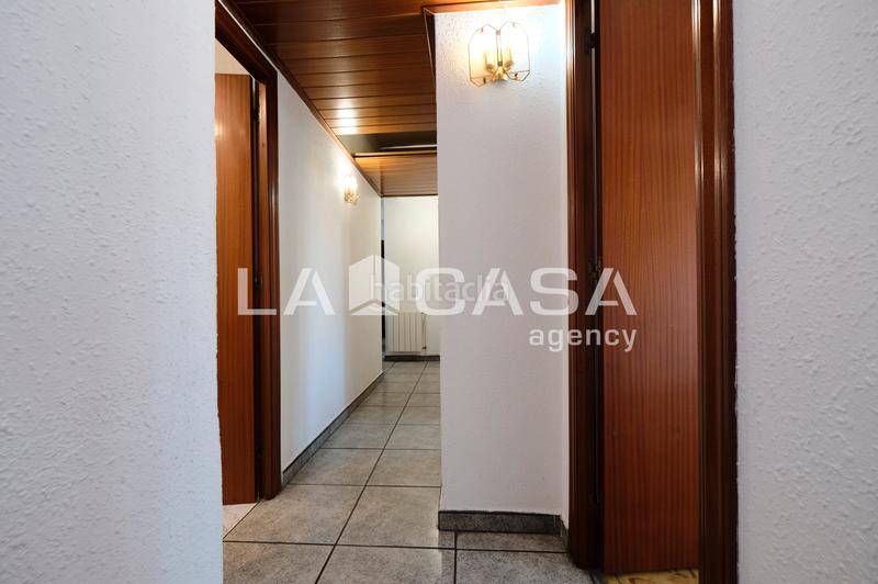 Foto 514926b3-c89d-4f56-8af1-5a5b2f87d9c8. Flat with heating in Turó de la Peira Barcelona