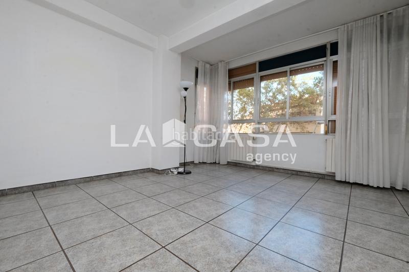 Foto 88644545-f032-4171-937f-e10c1d3131b1. Flat with heating in Turó de la Peira Barcelona