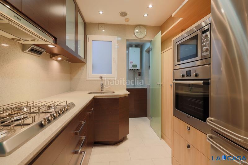 Foto 73aa5f11-3ae5-4c4e-9444-0d1cbce701da. Appartamento con parcheggio in La Bordeta Barcelona