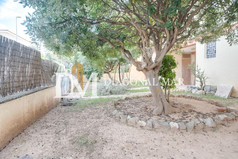 Foto 2b623c6f-f143-42dd-9e90-bd949c8fd24c. Casa amb aparcament a El Poal Castelldefels