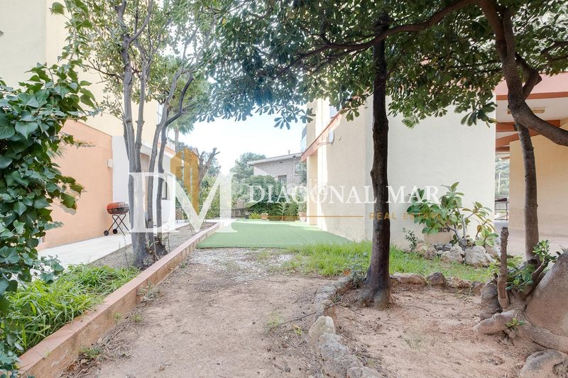 Foto 7e803834-c6f5-44a2-a944-c94fea79f7f3. Casa amb aparcament a El Poal Castelldefels