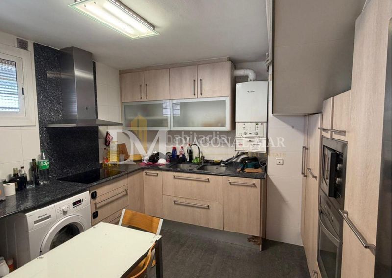 Foto cb2cc10b-50e7-42c9-b696-0032c15f848c. Dúplex amb calefacció a La Verneda - La Pau Barcelona