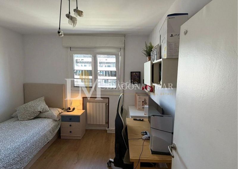 Foto cf914eef-1776-4f54-9a0e-b57d16468619. Dúplex amb calefacció a La Verneda - La Pau Barcelona