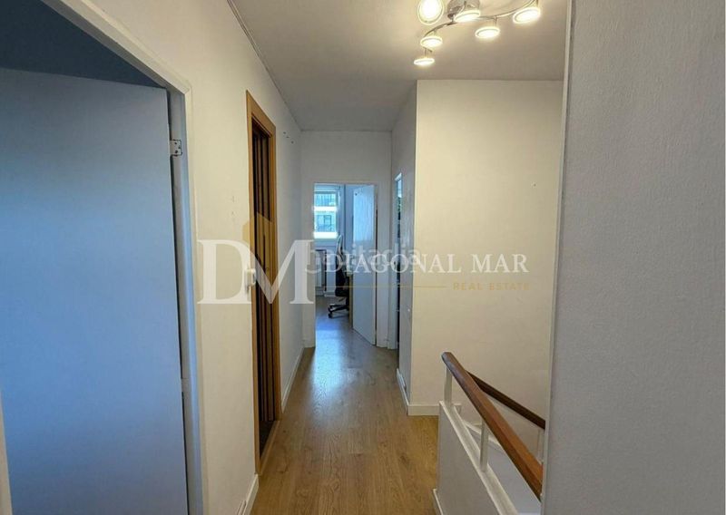 Foto fb051274-4c73-47f7-b1a9-53644f453cd0. Dúplex amb calefacció a La Verneda - La Pau Barcelona