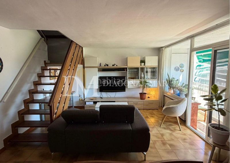 Foto fb239e86-b731-451b-81c0-03f09f6b9ec8. Dúplex amb calefacció a La Verneda - La Pau Barcelona