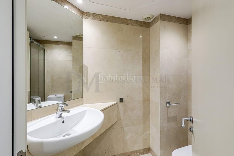Foto cef16efc-8cc5-4b20-893a-b015bd6bed67. Pis amb aparcament piscina a Diagonal Mar i el Front Marítim del Poblenou Barcelona