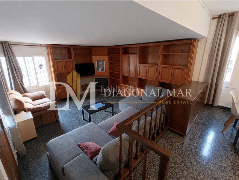 Foto 40c26f46-218b-4980-9808-bc53a6c5e603. Casa amb calefacció aparcament piscina a Sant Genís dels Agudells Barcelona