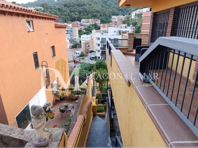 Foto 4961dc7d-5585-42d5-85e2-f7c27043a58b. Casa amb calefacció aparcament piscina a Sant Genís dels Agudells Barcelona