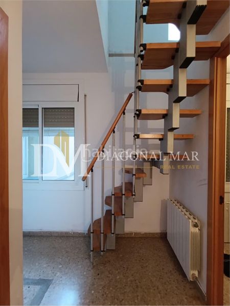 Foto 4e385968-8683-4b3a-b30e-5b73ffe7c17e. Casa amb calefacció aparcament piscina a Sant Genís dels Agudells Barcelona