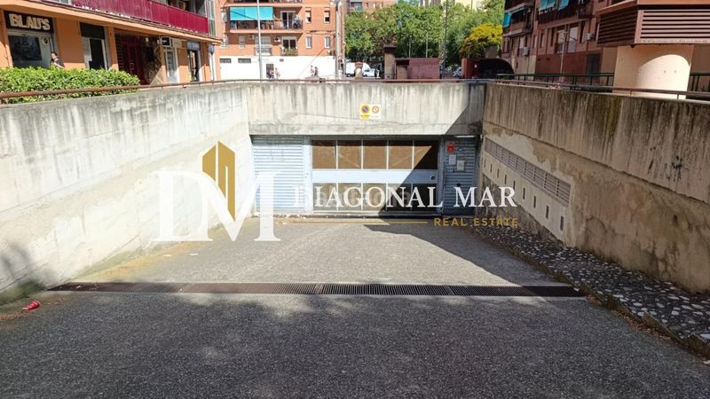 Foto d3320df4-709b-44e3-9b7d-fff171e4a47f. Aparcament cotxe a Besòs - Maresme Barcelona