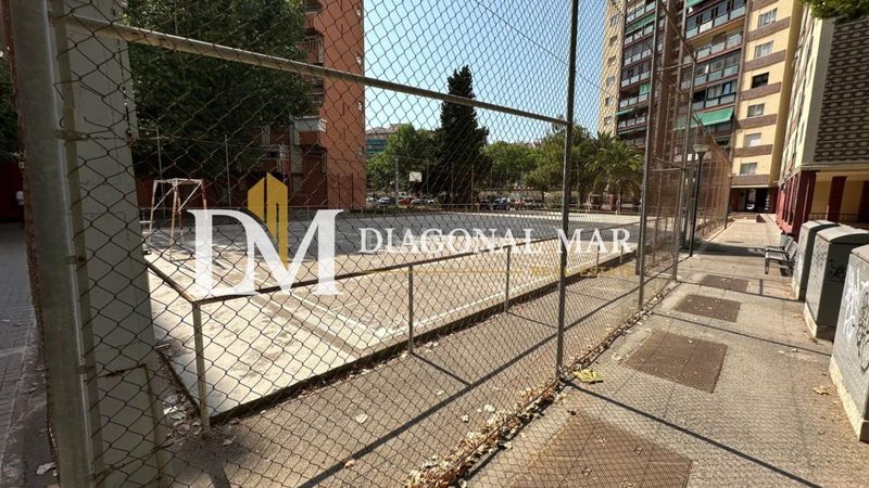 Foto b0e8bd46-68ac-447e-b81a-18ecb2ae22f5. Dúplex amb aparcament a Prosperitat Barcelona