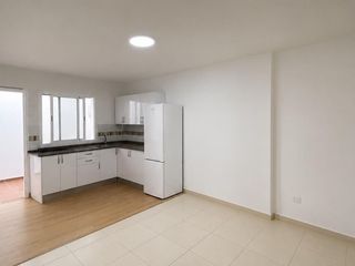 Rent Flat  Calle de garcilaso de la vega. Piso en venta las huesas  telde