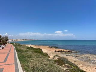 Ático en Centro - Muelle Pesquero. Apartamento estilo atico en torrevieja