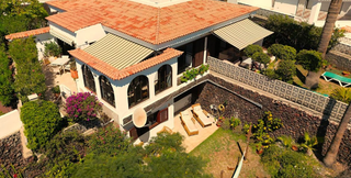 Chalet à Costa del Silencio. Venta de espectacular villa en costa del silencio