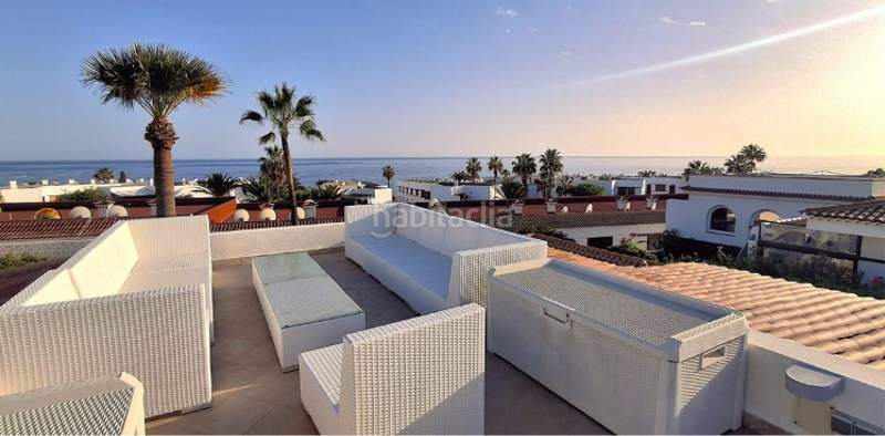 Foto 3edc7dc0-a5e9-40a7-b32a-3aba1c53cc8d. Chalet venta de espectacular villa en Costa del Silencio en Arona