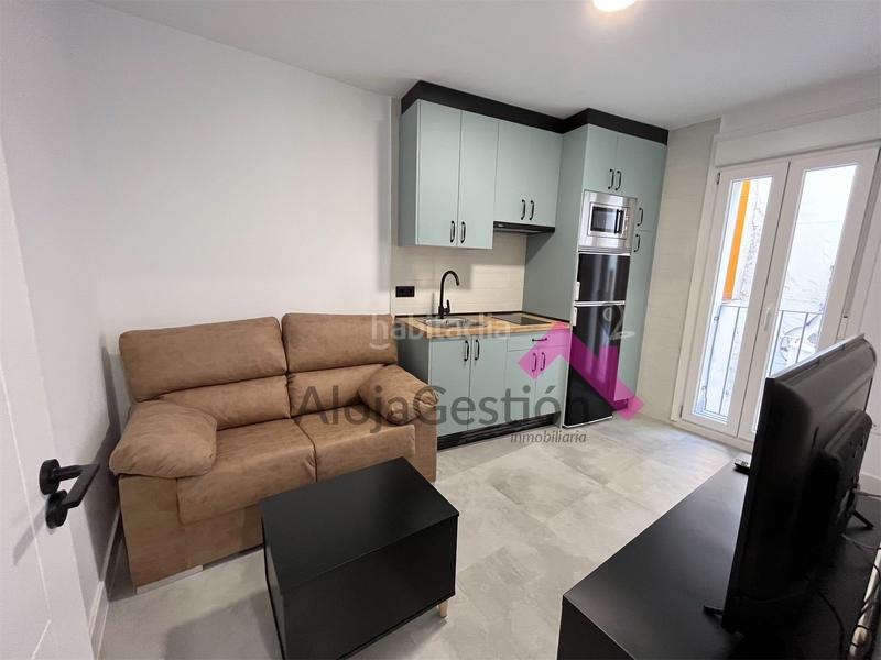Foto 79494e85-154b-4454-bfb2-43a38320e183. Alquiler apartamento incluido luz agua wifi calefacción frío y calor en Plasencia