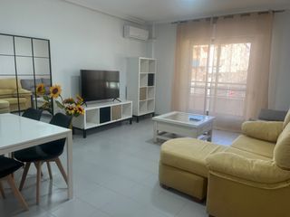 Location Appartement  Calle sor valentina mirón. Alquiler especial estudiantes 4 habitaciones