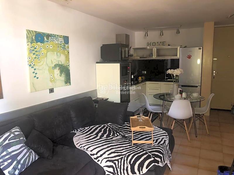 Foto 98eb450c-cd3c-4645-8e5c-1f6cce43eaf1. Location appartement avec piscine dans Las Galletas Arona