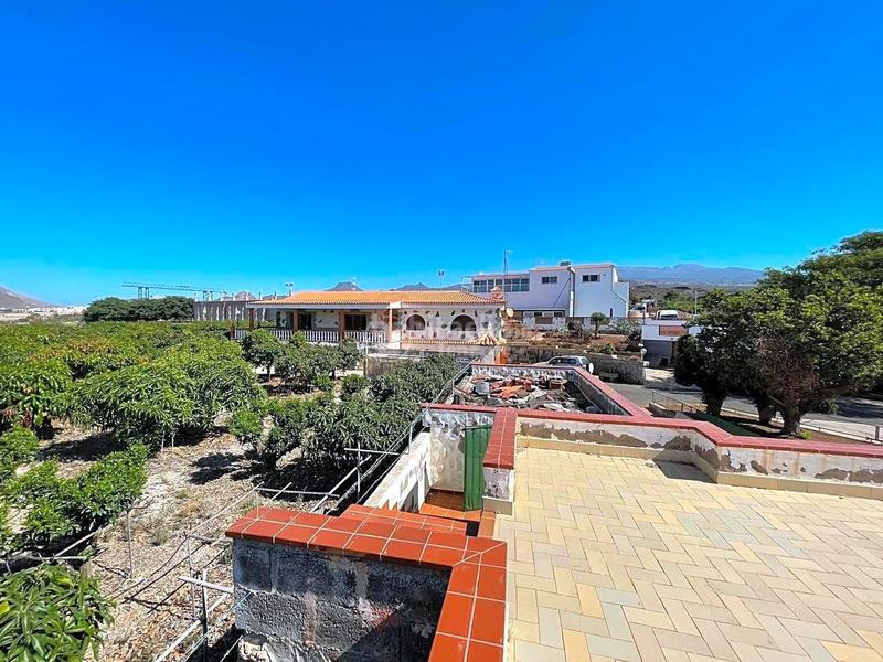 Foto ae124476-974f-4697-a40e-1b437d37d531. Casa con piscina in Cho - Parque de la Reina Arona