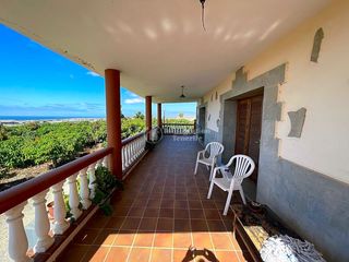 Casa  Los gorones. Se vende en oroteanda baja casa con finca