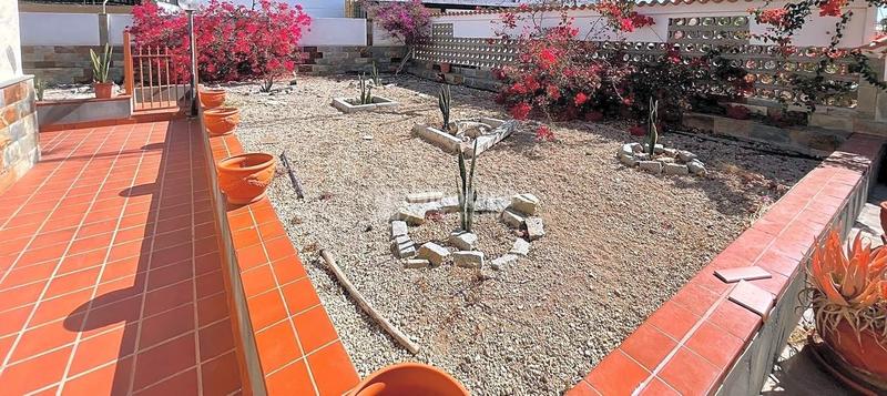 Foto cb0a3136-e4da-4a52-a715-1d1c96509e59. Casa con piscina in Cho - Parque de la Reina Arona