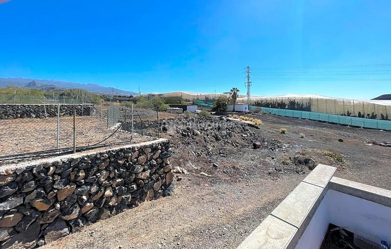 Foto f9ba1cdb-652e-4138-a9ba-22d7cc051f4d. Casa con piscina in Cho - Parque de la Reina Arona